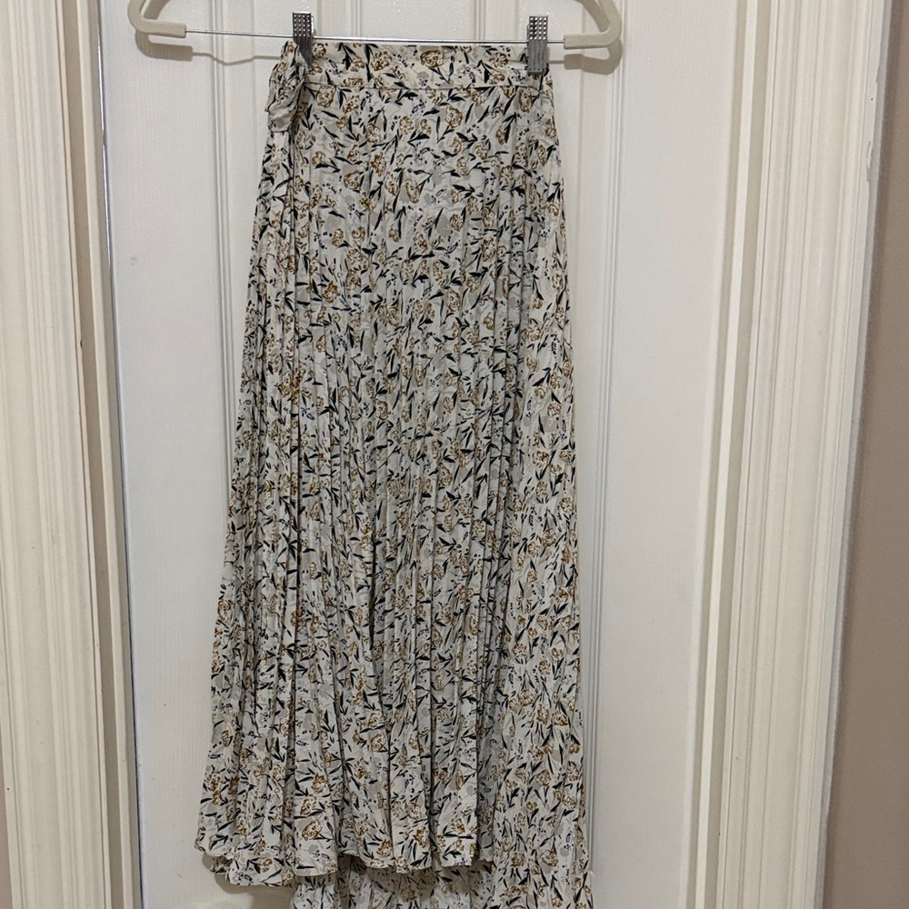 Skies Are Blue Floral Pleated Skirt - Cream and Black;Back Tie Sash